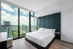 20 NE 11th St, Miami, FL 33132 - Photo 12