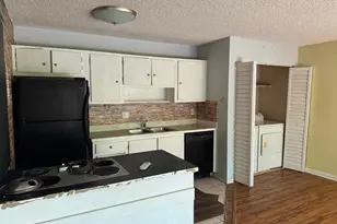637 Executive Center Dr, West Palm Beach, FL 33401 - Photo 12