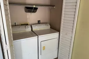 637 Executive Center Dr, West Palm Beach, FL 33401 - Photo 22