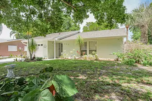 425 Banyan St, Sebastian, FL 32958 - Photo 4