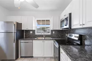 242 Neptune Ave, Lauderdale by the Sea, FL 33308 - Photo 2