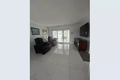 225 Bonnie Boulevard #405, Palm Springs, FL 33461 - Photo 10