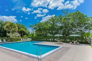 454 Lakeview Dr, Weston, FL 33326 - Photo 2