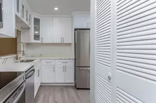 454 Lakeview Dr, Weston, FL 33326 - Photo 4
