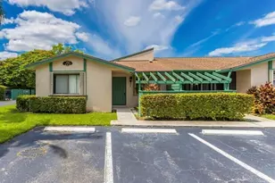 454 Lakeview Dr, Weston, FL 33326 - Photo 1
