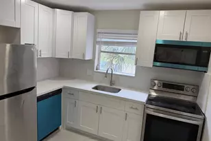 841 NW 39th St, Oakland Park, FL 33309 - Photo 4