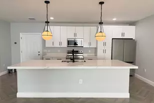 333 NW 41st St, Oakland Park, FL 33309 - Photo 2