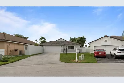 15037 Brighton Lane, Davie, FL 33331 - Photo 2