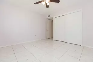 895 N Village Dr N, Saint Petersburg, FL 33716 - Photo 22