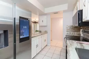 895 N Village Dr N, Saint Petersburg, FL 33716 - Photo 4