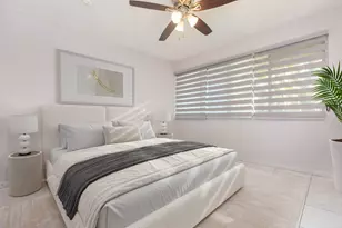 895 N Village Dr N, Saint Petersburg, FL 33716 - Photo 16