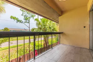 895 N Village Dr N, Saint Petersburg, FL 33716 - Photo 30