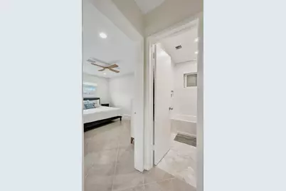 4521 NE 2nd Avenue, Oakland Park, FL 33334 - Photo 24