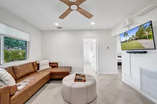 4521 NE 2nd Ave, Oakland Park, FL 33334 - Photo 4