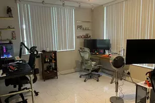 3800 Oaks Clubhouse Dr, Pompano Beach, FL 33069 - Photo 18