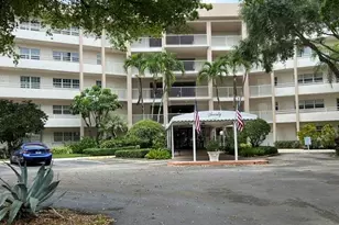 3800 Oaks Clubhouse Dr, Pompano Beach, FL 33069 - Photo 1