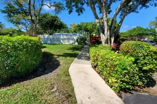3800 Oaks Clubhouse Dr, Pompano Beach, FL 33069 - Photo 30