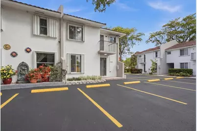 3913 NW 76th Terrace, Hollywood, FL 33024 - Photo 2