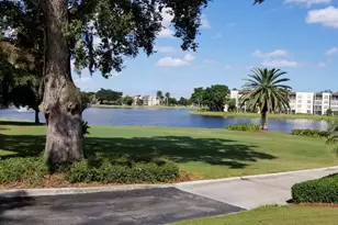 9441 Evergreen Pl, Davie, FL 33324 - Photo 4