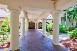 9441 Evergreen Pl, Davie, FL 33324 - Photo 2