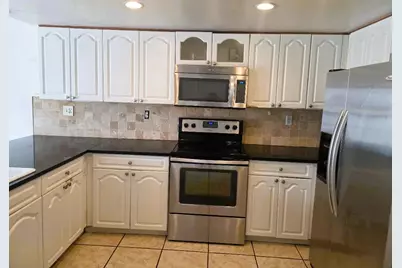 9187 Fontainebleau Boulevard #419, Miami, FL 33172 - Photo 4