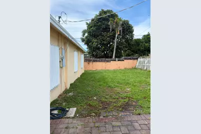 1017 W Lakewood Road, West Palm Beach, FL 33405 - Photo 10