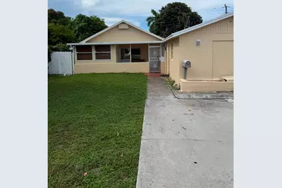 1017 W Lakewood Road, West Palm Beach, FL 33405 - Photo 1