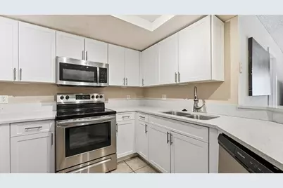 4159 N Haverhill Road #1304, West Palm Beach, FL 33417 - Photo 2