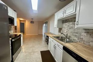 2030 SE Watercrest St, Port Saint Lucie, FL 34984 - Photo 10