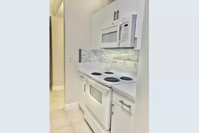 630 S Sapodilla Avenue #204, West Palm Beach, FL 33401 - Photo 2