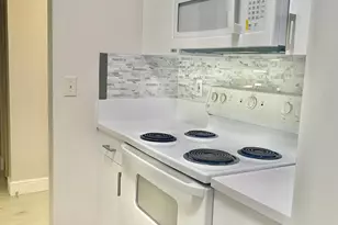630 S Sapodilla Ave, West Palm Beach, FL 33401 - Photo 2