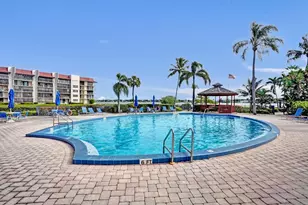 107 Half Moon Cir, Hypoluxo, FL 33462 - Photo 48