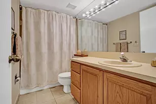 107 Half Moon Cir, Hypoluxo, FL 33462 - Photo 40