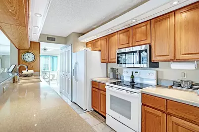 107 Half Moon Circle #H1, Hypoluxo, FL 33462 - Photo 12