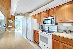 107 Half Moon Cir, Hypoluxo, FL 33462 - Photo 12