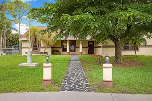 17298 66th Ct N, The Acreage, FL 33470 - Photo 2