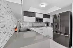 4310 Village Dr, Delray Beach, FL 33445 - Photo 8