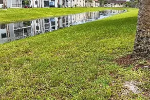 4820 Lucerne Lakes Blvd W, Lake Worth, FL 33467 - Photo 2