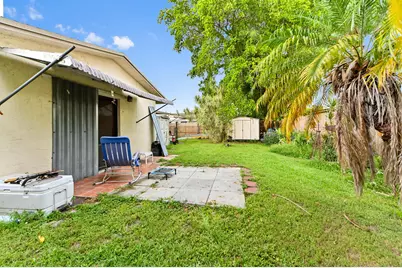 703 SW 76th Avenue, North Lauderdale, FL 33068 - Photo 18