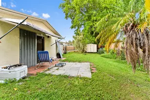 703 SW 76th Ave, North Lauderdale, FL 33068 - Photo 18