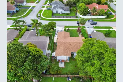 703 SW 76th Avenue, North Lauderdale, FL 33068 - Photo 22