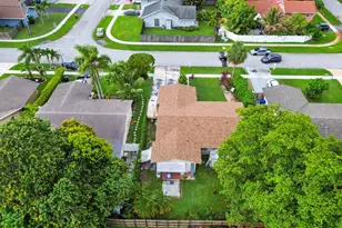703 SW 76th Ave, North Lauderdale, FL 33068 - Photo 22
