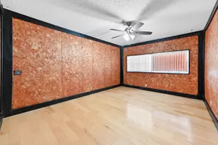 703 SW 76th Ave, North Lauderdale, FL 33068 - Photo 8