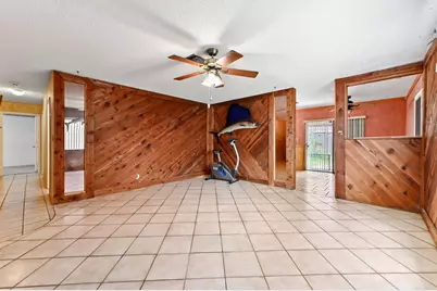 703 SW 76th Avenue, North Lauderdale, FL 33068 - Photo 4