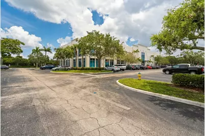 2000 NW 150th Avenue #1110, Pembroke Pines, FL 33028 - Photo 2