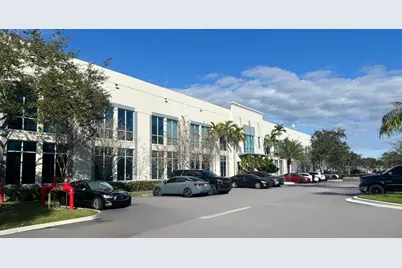 2000 NW 150th Avenue #1110, Pembroke Pines, FL 33028 - Photo 2