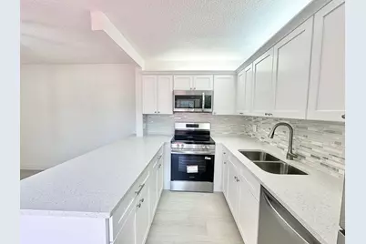 255 Lake Arbor Drive, Palm Springs, FL 33461 - Photo 8
