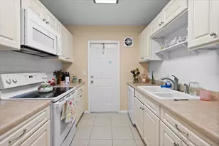 327 S Ocean Breeze, Lake Worth Beach, FL 33460 - Photo 6