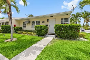 327 S Ocean Breeze, Lake Worth Beach, FL 33460 - Photo 2