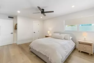 419 Golden Isles Dr, Hallandale Beach, FL 33009 - Photo 10